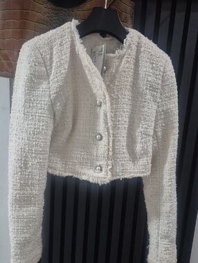 H&M Cream Cropped Bouclé Blazer